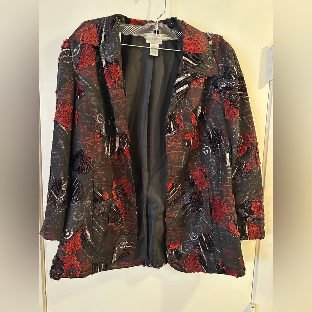 Vintage Chico’s black, white and red tapestry Jacket. Sz 0 (Size small)